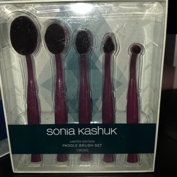 Sonia Kashuk makeup Brushes. Brand new! - Picture 2 of 3